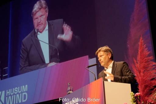 Robert Habeck bei einer Rede auf der Husum Wind