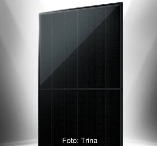 Schwarzes Solarmodul Vertex S+ 450W von Trina.