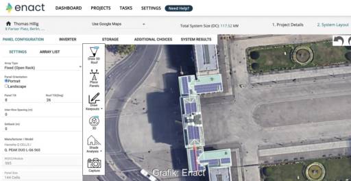 Im Bild eine fiktive Solaranlage auf dem Brandenburger Tor, die mit der Photovoltaik-Auslegungssoftware von Enact ausgelegt wurde.