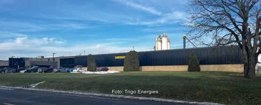 Im Bild eine solare Lufterwärmung mit unverglasten Fassadenelementen in Kanada.