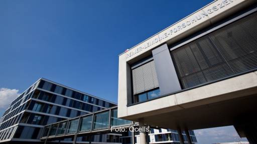 Im Bild ist das F&amp;E-Zentrum der Hanwha Solutions Tochter Qcells in Thalheim in Deutschland als Symbol für die Einigung mit Trina Solar im Patentstreit.