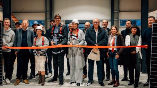 Band durchschneiden - Eröffnung Ausbildungszentrum Solar Fachkräfte