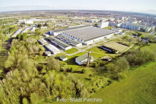 Luftaufnahme: Modell für grüne Gewerbegebiete ist diese Fläche in Parchim.
