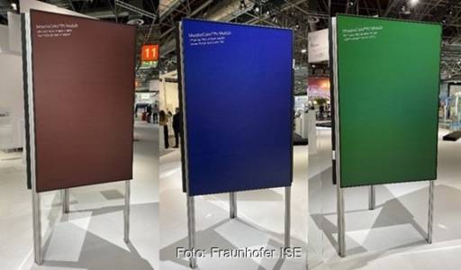 Im Bild farbige Photovoltaik-Module für die Gebäudeintegration.