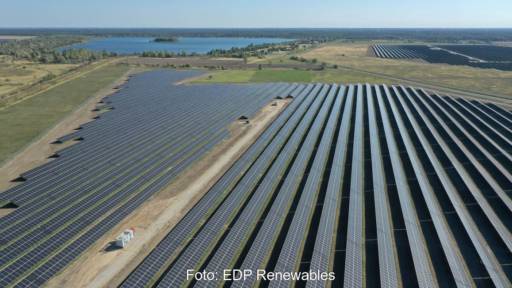 Im Bild ein Photovoltaik-Solarpark von EDP Renewables.