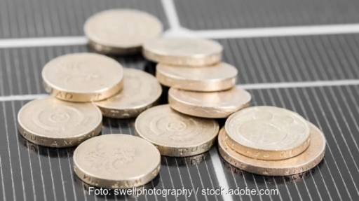 Zu sehen ist eine symbolische Darstellung der Preise für Photovoltaik-Module im Mai 2022.