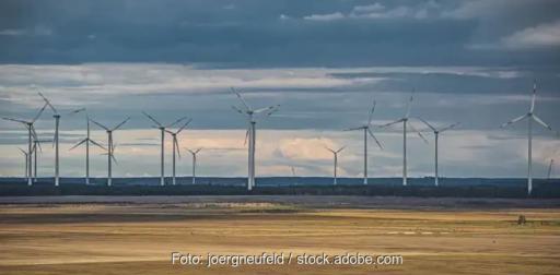 Die Direktvermarktung von Windstrom bringt eine maximale Rendite, wenn die Betriebsstrategie für Windparks nicht nur die schwankenden Strompreise, sondern auch die Abnutzung der Anlagentechnik berücksichtigt.