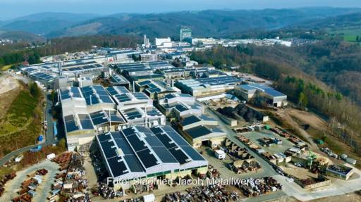 Im Bild die genutzte Photovoltaik-Dachanlage der Siegfried Jacob Metallwerke in NRW.