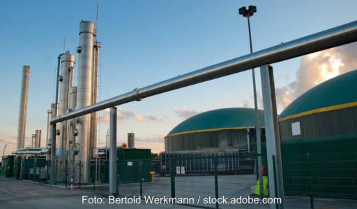 Im Bild eine Biogasanlage, laut Carmen-Konjunkturumfrage Biogas 2023 sind immer mehr Stilllegungen geplant.