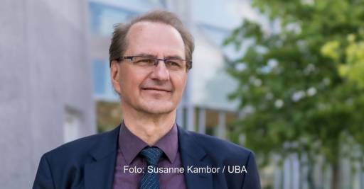 Im Bild UBA-Präsident Dirk Messner, der die Eröffnung des neuen Umweltbundesamt-Standorts in Cottbus kommentiert.