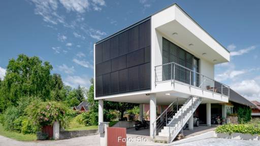 Im Bild das Photovoltaik-VHF-System Stoventec Photovoltaics Inlay von Sto.