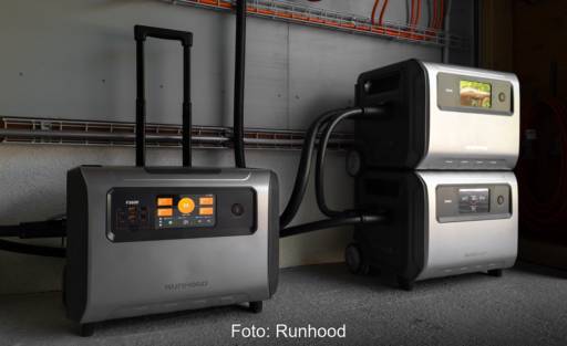 Im Bild drei Speichermodule von Runhood, ein Batteriespeicher ist mobil nutzbar.