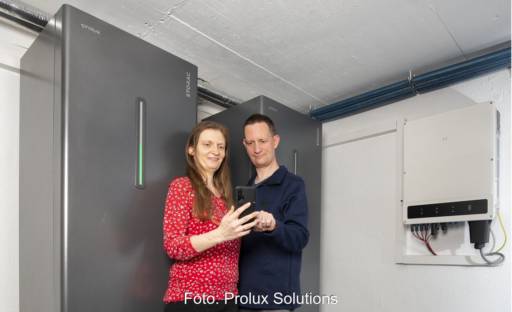 Im Bild eine Kaskade vom Redox-Flow-Speicher Storac von Prolux Solutions.