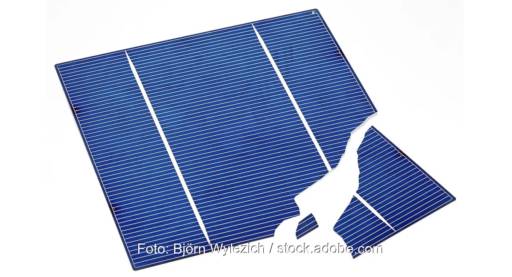 Im Bild eine zerbrochene Solarzelle, das Forschungsprojekt ReGCell ist auf der Woche der Umwelt zu sehen.