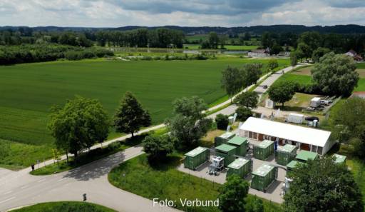 Im Bild der Verbund Batteriespeicherstandort Schwabmünchen, Teil der Batteriespeicherkette Bayern-Hessen.