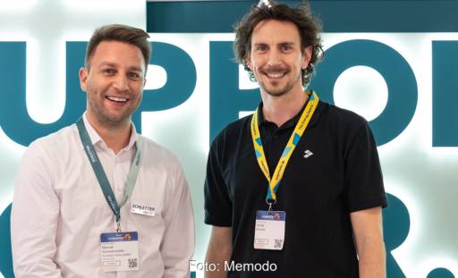 Im Bild Manuel Schwarzmaier von Schletter und Daniel Schmitt, Co-Gründer und CEO von Memodo.