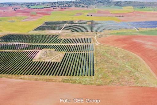 Luftbild eines großen PV-Projekt in Südspanien.