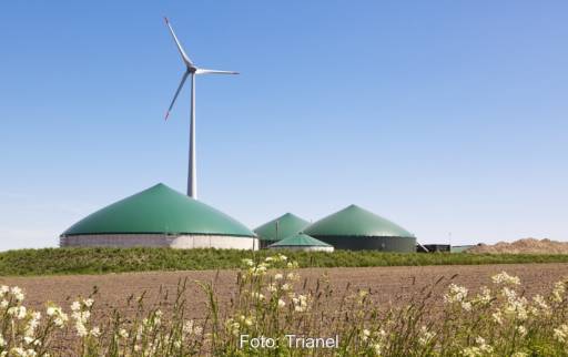 Das Virtuelle Kraftwerk von Trianel enthält Biogasanlagen und Windenergieanlagen wie hier gezeigt.