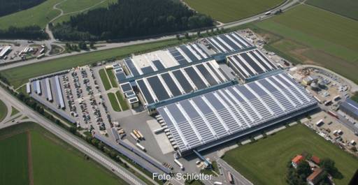 Im Bild der Schletter-Firmensitz in Kirchdorf, das Unternehmen wurde von Enstall aufgekauft.