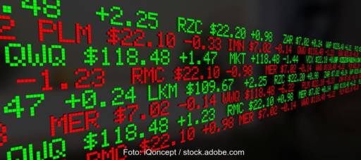 Anzeige mit Aktien-Kursen, Symbolbild für Solar-Aktien