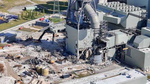 Luftaufnahme von Kraftwerk Moorburg im Abriss