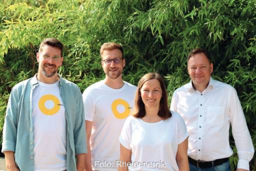 Manager von Rheinenergie und Yuma freuen sich über die Kooperation.