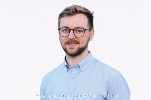 Portraitfoto von Johannes Jung von der Energieagentur Regio Freiburg