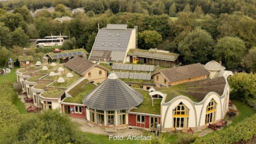 Im Bild die DGS-Solarschule in Glücksburg, die den Kurs zum DGS Solar(fach)berater Photovoltaik anbietet.