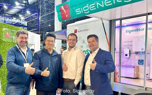 Im Bild Vertreter von Sigenergy und Sonnenext Energy.