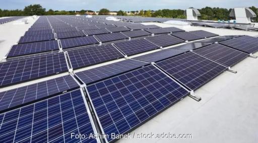 Enviria, spezialisiert auf große Photovoltaik Energielösungen für Unternehmen, erhält eine Zwischenfinanzierungslinie von der Eiffel Investment Group.