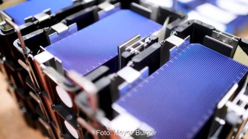Im Bild die Fertigung von Solarzellen bei Meyer Burger.