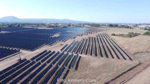 Im Bild ein Photovoltaik-Solarpark, der Kimberly-Clark virtuell mit Solarstrom versorgt.