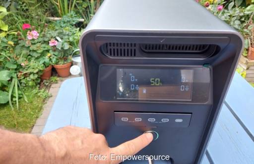 Im Bild ein Kleinspeicher, eine Petition an den Bundestag fordert die Entbürokratisierung der netzdienlichen Nutzung.