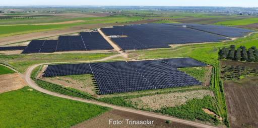Im Bild der Solarpark Valcasado, den Trinasolar mit PV-Modulen und Trackern ausgestattet hat.