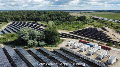 Im Bild der Photovoltaik-Solarpark Tarzow, an dem die Hamburger Energiewerke nun die Mehrheit halten.