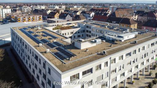 Photovoltaik-Anlage auf Dach der Caritas in Mannheim