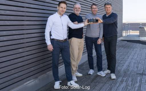 Im Bild das Führungsteam bei Solar-Log mit Marco Oesterlein, dem neuen CPO.