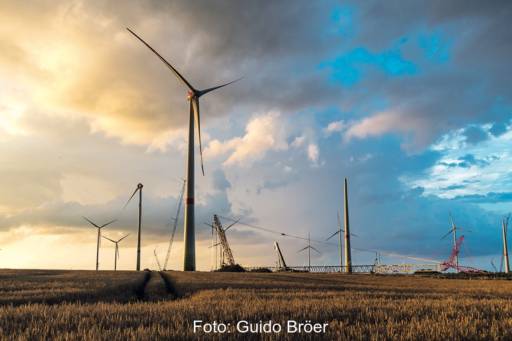 Aufbau eines Windparks in Mecklenburg-Vorpommern - das Beteiligungsgesetz wird auf Photovoltaik ausgeweitet.