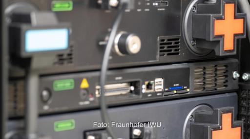 Im Bild ein Lithium-Ionen-Speicher in der Forschungsfabrik des Fraunhofer IWU, das Institut hat ein Planungstool für Energiespeicher entwickelt.