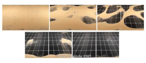 Mehrere Fotos zeigen die schrittweise Reinigung von Photovoltaik-Modulen von Sand durch Körperschall.