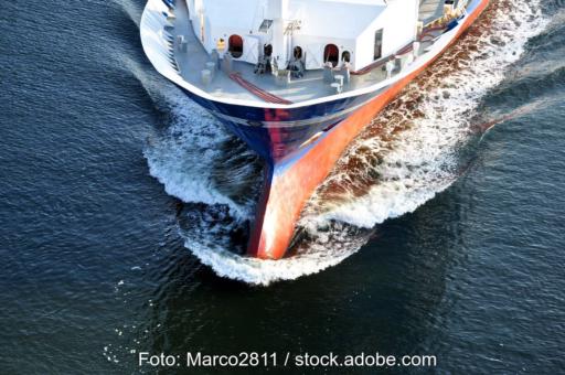 Bugspitze eines Containerschiffs