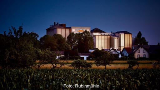 Im Bild die Rubinmühle, die eine Biomasseanlage zur Prozessdampferzeugung aus Haferschalen erhält.