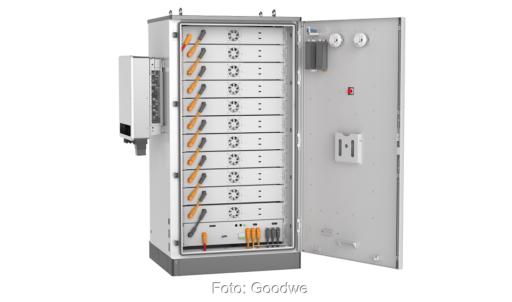 Im Bild der Batteriespeicher BAT112 von Goodwe.