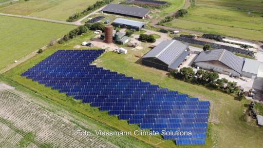 Luftaufnahme von der Solarthermie-Großanlage auf der Insel Föhr.