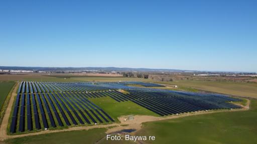 Der Solarpark Chamorro aus der Luft, Baywa re hat zwei Solarparks an KGAL verkauft.