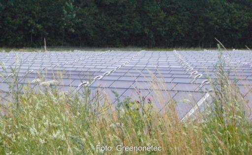 Im Bild eine von vielen Solarthermie-Freiflächenanlagen.