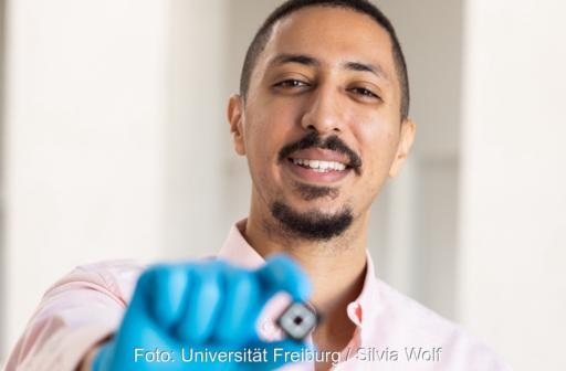 Dr. Oussama Er-Raji ist die Passivierung von Perowskit-Solarzellen auf Silizium-Unterzellen mit pyramidenförmiger Oberflächenstruktur gelungen.