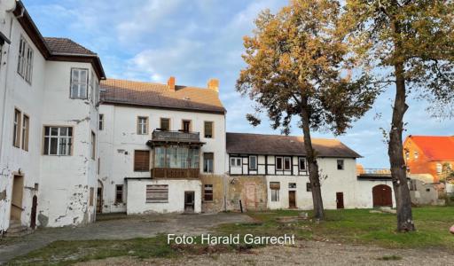 Das Rittergut Edelhof aus dem 17. Jahrhundert will man denkmalgerecht mit Photovoltaik, Solarthermie und Wärmepumpe sanieren.