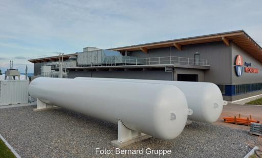 Die Tanks der Wasserstoffanlage von August Weckermann.