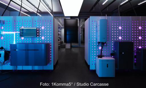 Geräte im TechLab in Berlin von 1Komma5°, wo das Unternehmen Photovoltaik, Wärmepumpen und Energiemanagementsysteme weiterentwickelt.